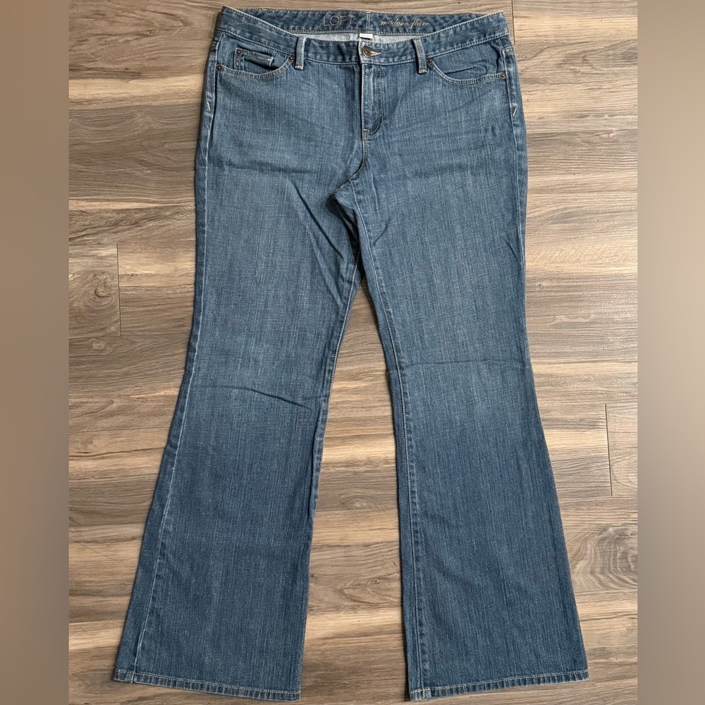LOFT Modern Flare Mid-Rise Jeans in Medium Wash Size 14 Tall